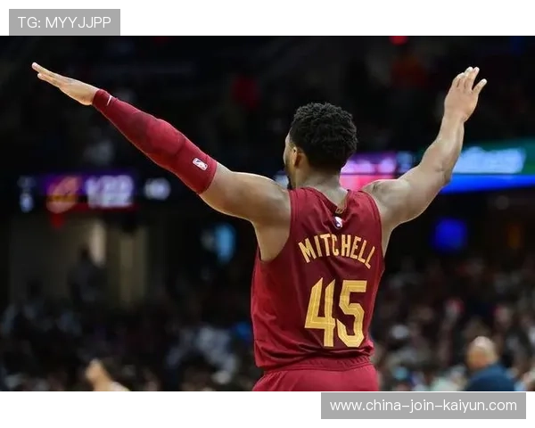 米切尔压哨三分轰进，骑士掀起得分狂潮