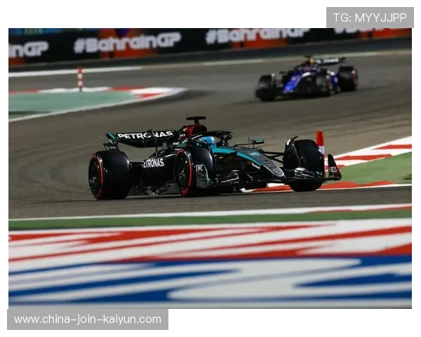 梅奔新赛车首次亮相,引发车迷热议,梅奔f1 梅奔新赛车首次亮相,引发车迷热议,梅奔f1