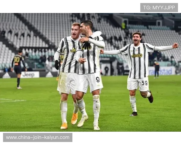 国米替补中场送出关键直塞破门 国米替补中场送出关键直塞破门